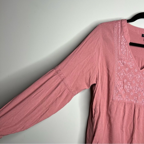 Torrid Crinkle Gauze Embroidered Top pink long sleeve tunic size 1XL - Picture 10 of 13